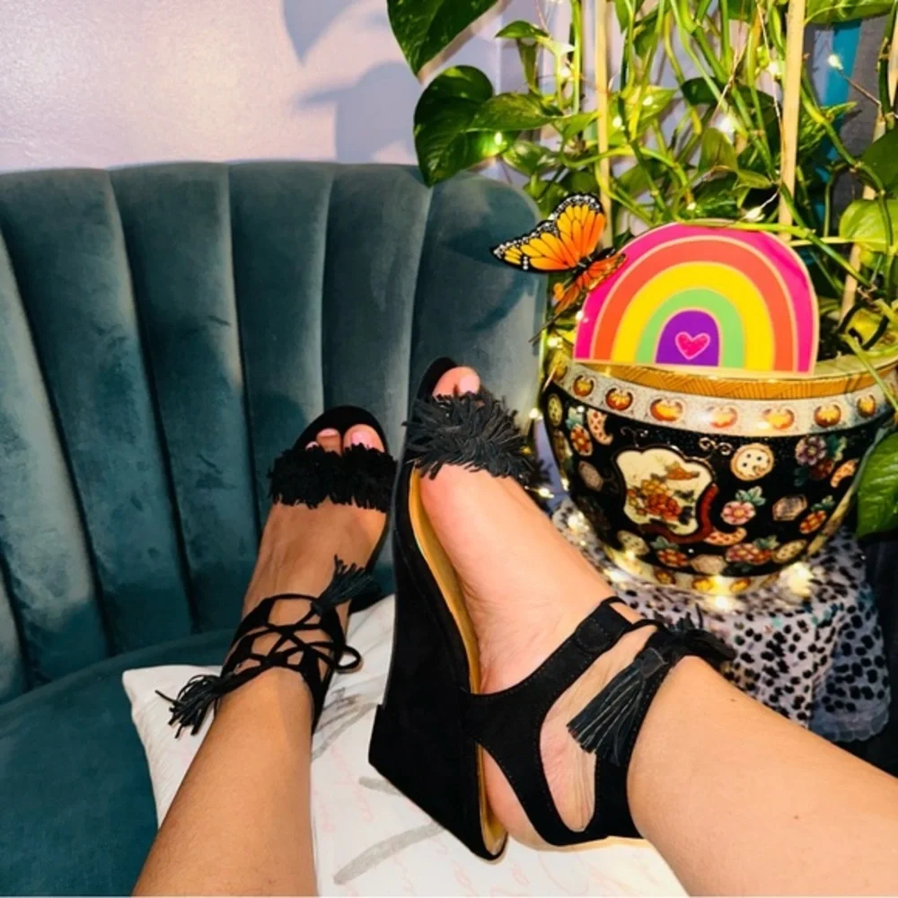 Material Girl Haniya Women Suede Wedge Sandal , Black 8
